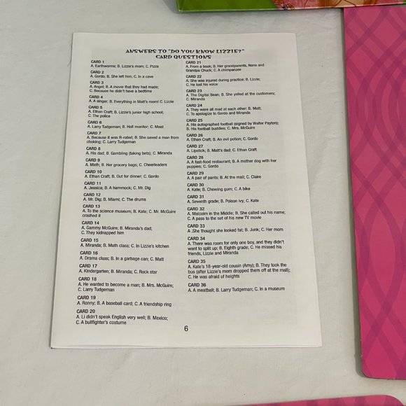 Disney Lizzie McGuire Board Game - Yellow and Pink - Picture 13 of 16